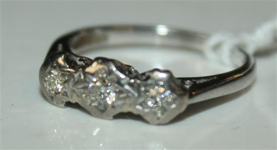 3 stone diamond ring